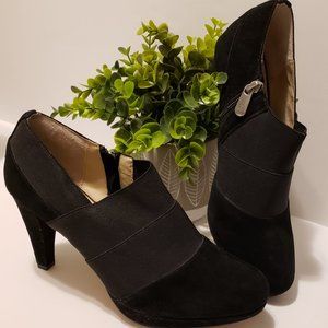 A Vittadini Poomses Black Suede Leather Bootie